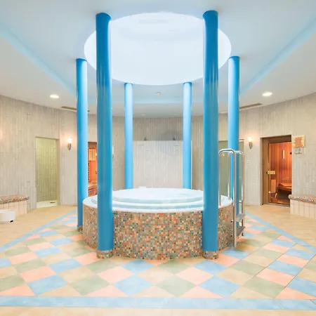 Отель Hotel Kranjska Gora 4*