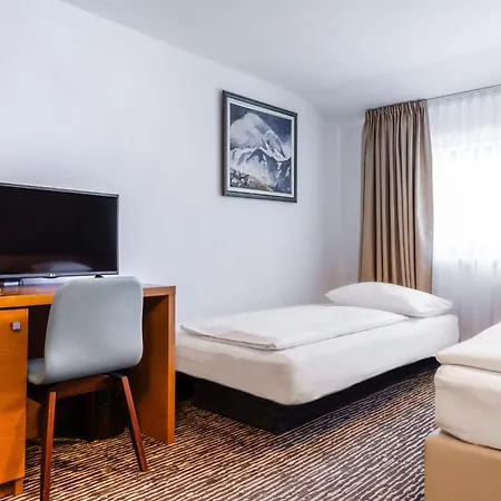 Отель Hotel Kranjska Gora 4*